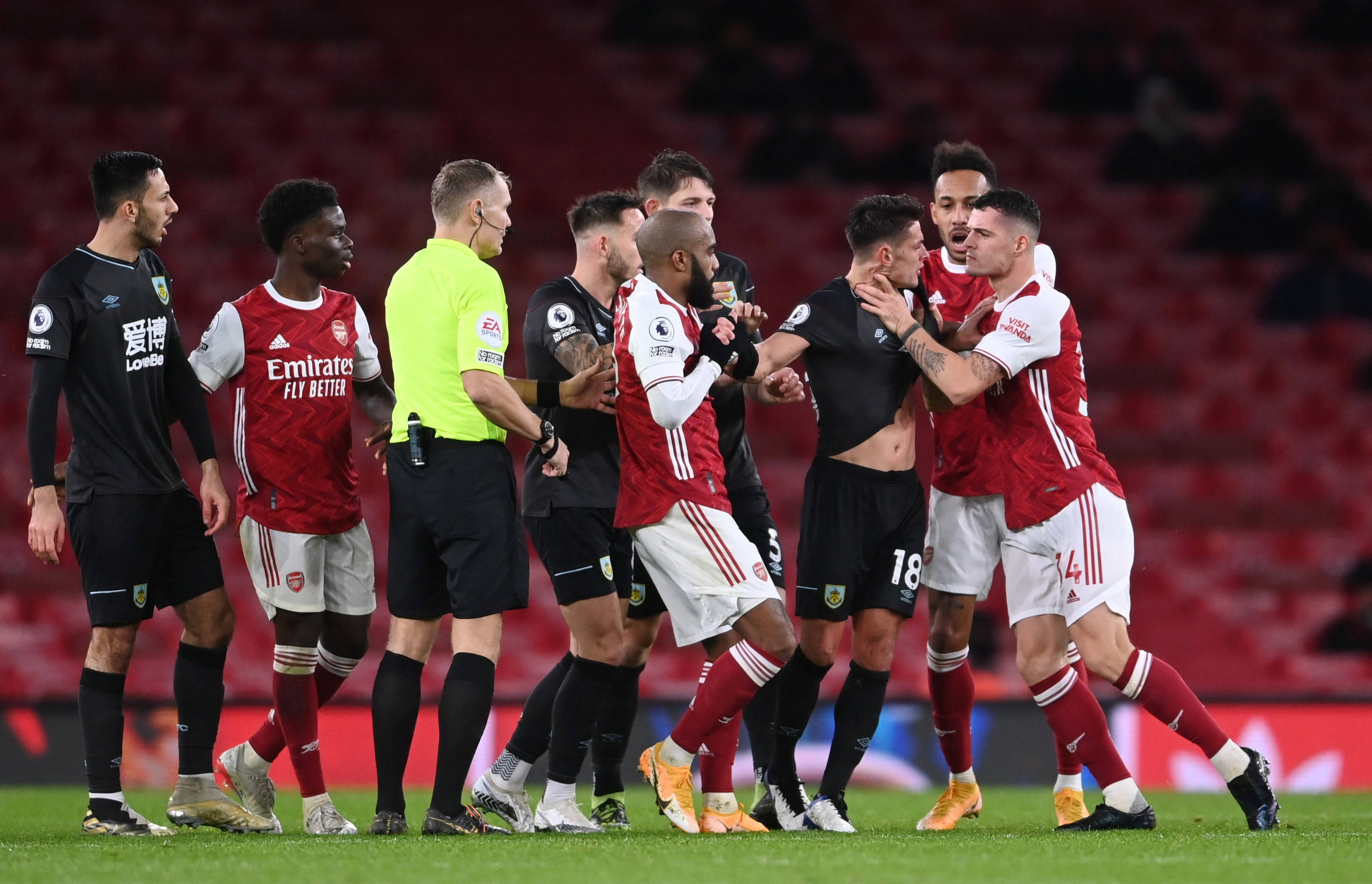 他成为后防 他成为后防